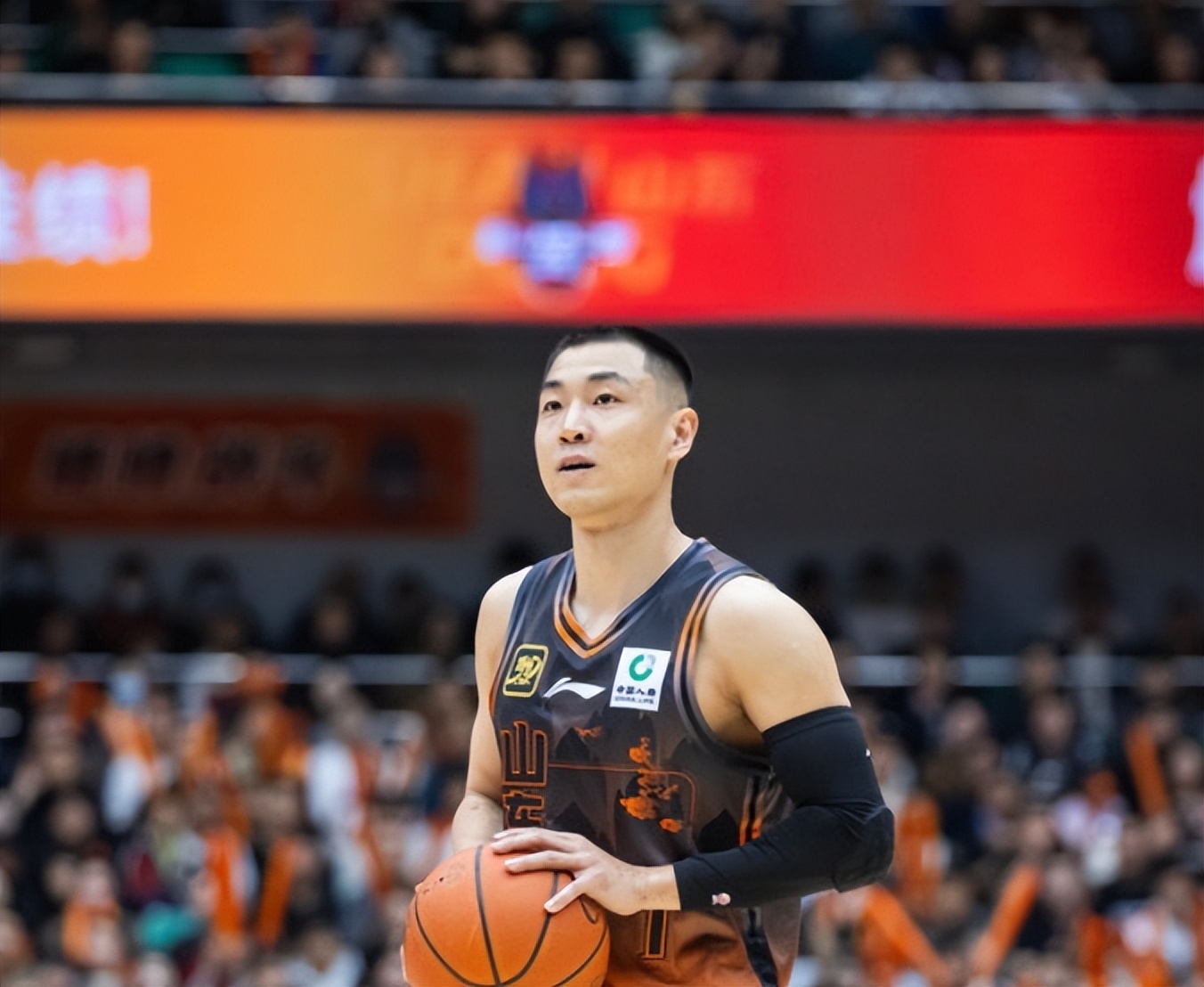 山东男篮内部会议纪要流出:转会期篮板制胜,CBA常规赛使命明确,训练强度明显提升的简单介绍 山东男篮内部会议纪要流出:转会期篮板制胜,CBA常规赛使命明确,训练强度明显提升的简单介绍